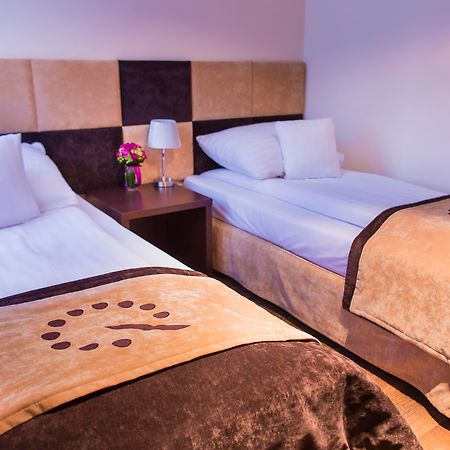 Boutique Hotel'S III Pilsudskiego Łódź Buitenkant foto