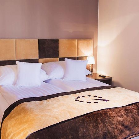 Boutique Hotel'S III Pilsudskiego Łódź Buitenkant foto
