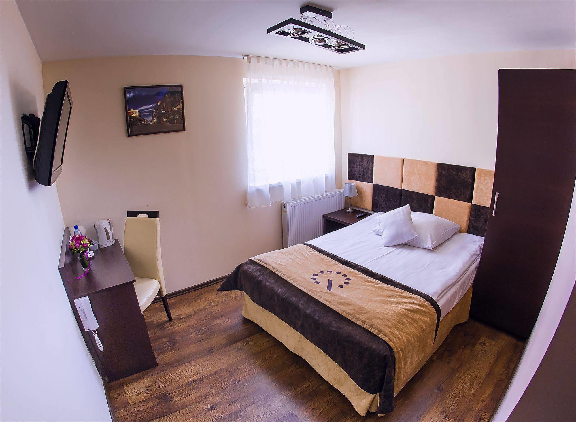 Boutique Hotel'S III Pilsudskiego Łódź Buitenkant foto