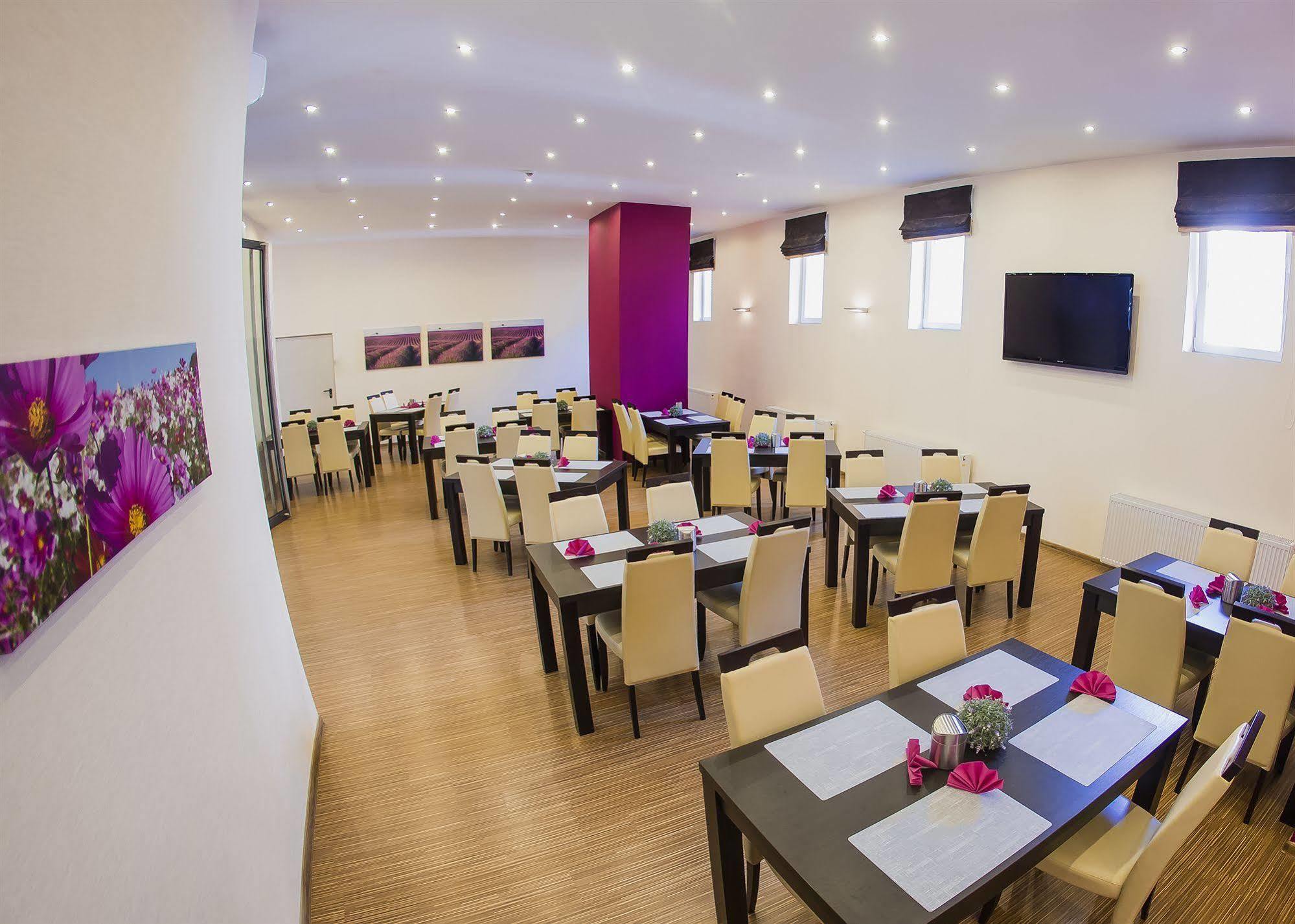 Boutique Hotel'S III Pilsudskiego Łódź Buitenkant foto