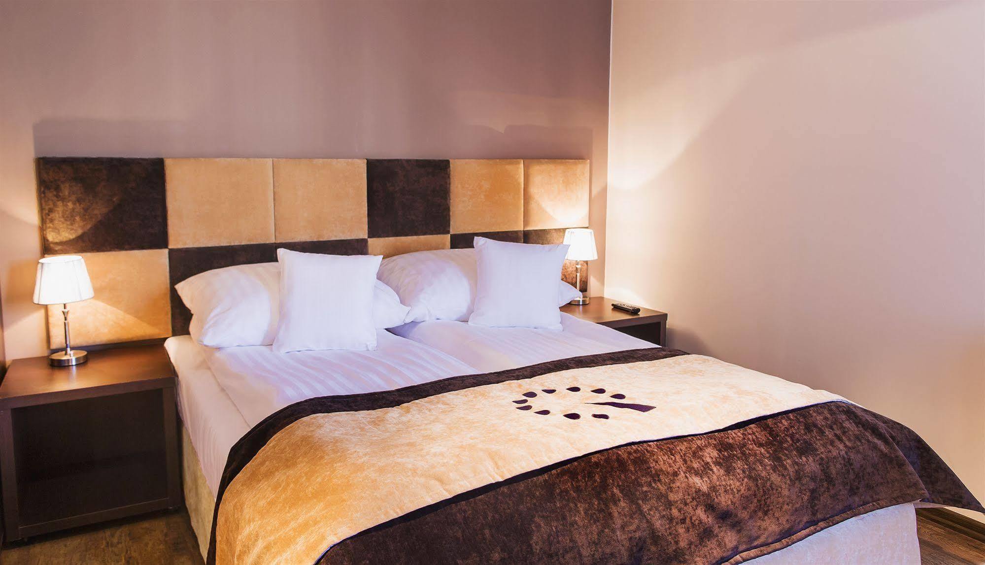 Boutique Hotel'S III Pilsudskiego Łódź Buitenkant foto